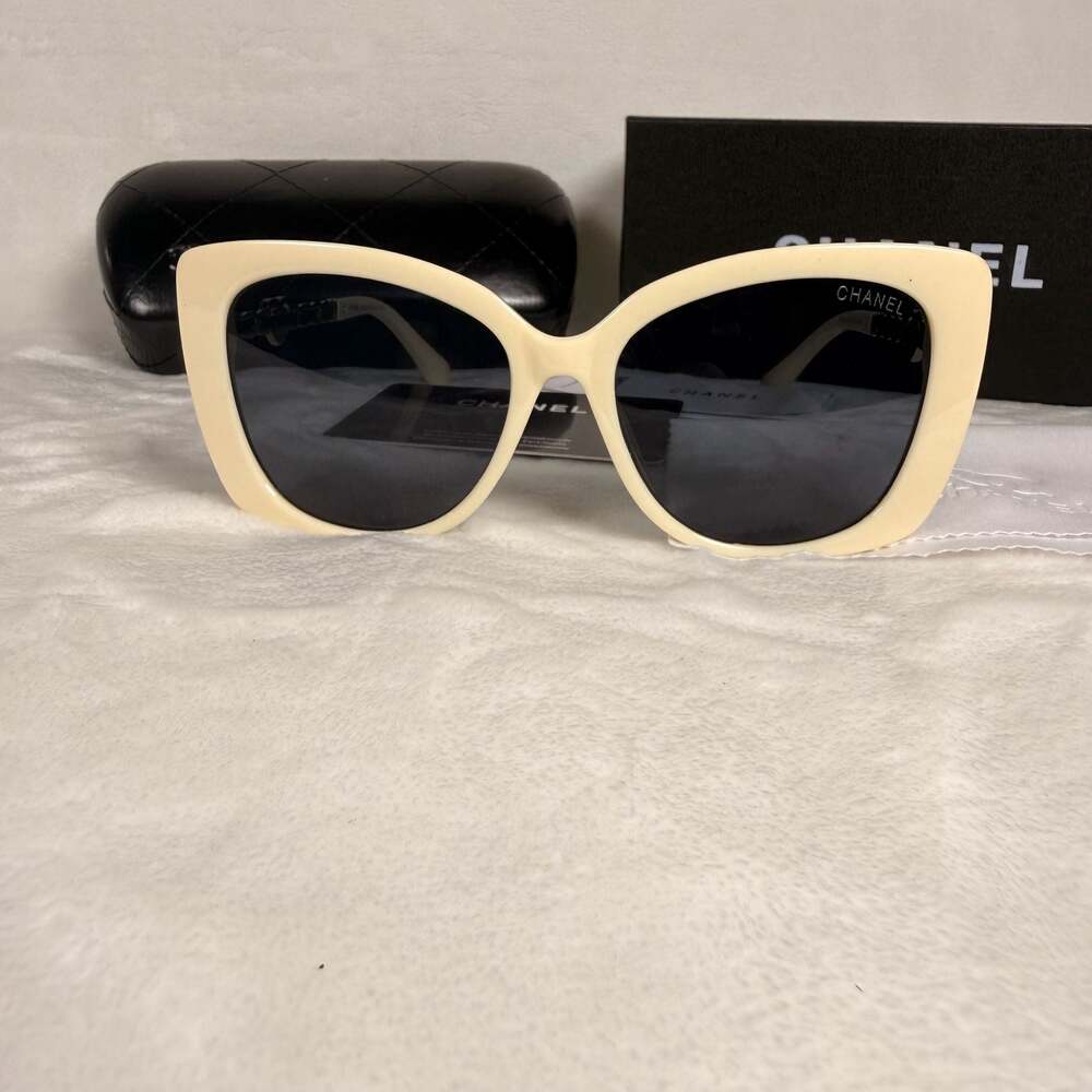 Cat Eye Double C Sunglasses New